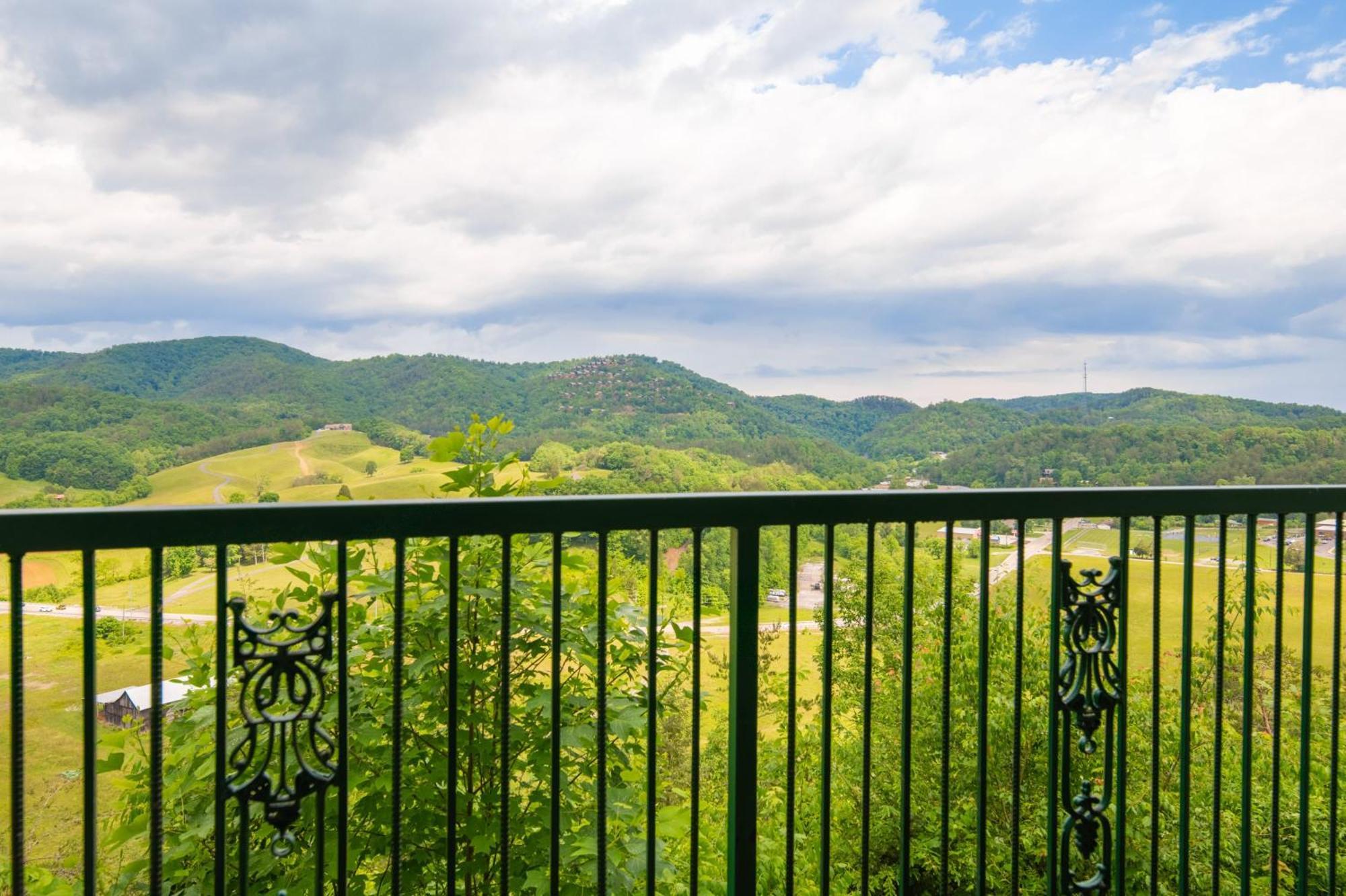 Mountain Views At Dolly'S Castle Unit 3 Vila Sevierville Exterior foto